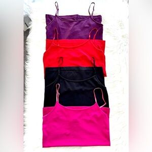 WETSEAL SEAMLESS CAMIS